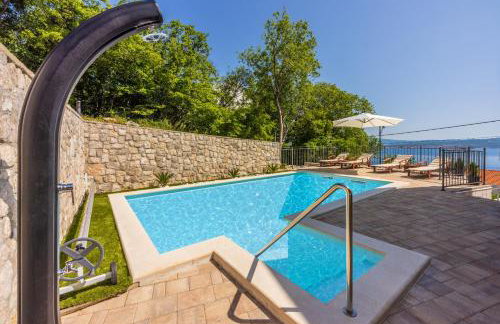 Villa Antani with heated pool, sauna & jacuzzi - Foto 38