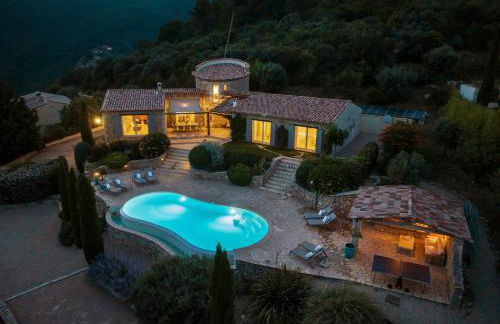 Villa La Genestière - Familienoase und Golfertraum mit Infinity-Pool und 180-Grad-Panoramablick bis zum Meer - Foto 23