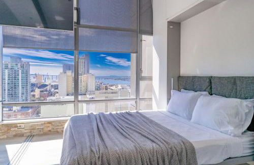 Cityscape Elegance with Water Views - Foto 42