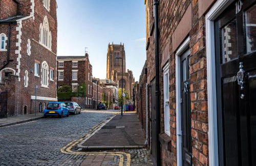 3BR Georgian Quarter Coach Houses - Private Parking - Foto 8