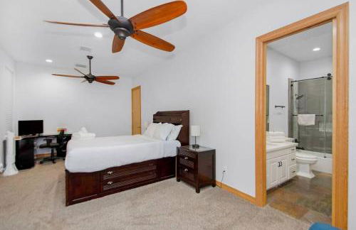 Bay Breeze Estate - Heated Pools, Private Pier & Walk to the Kemah Boardwalk - Foto 24