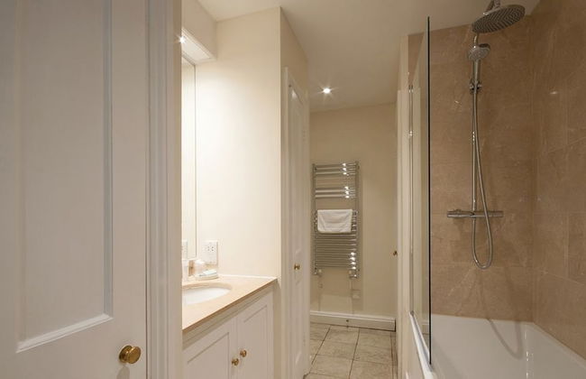 Shipton Cottage - Photo 9