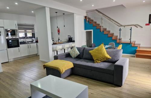 B - Elegent 2 Bedroom Modern Townhouse - Foto 5