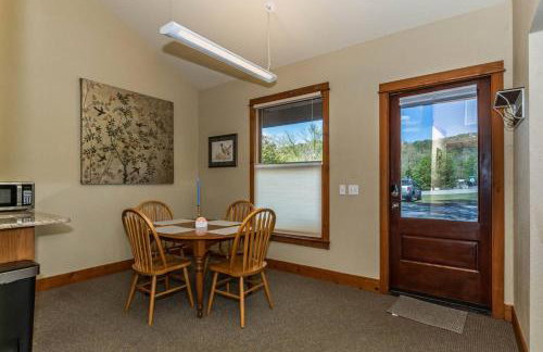 Queen BR home, walk to Marina, food truck, trails - Foto 11