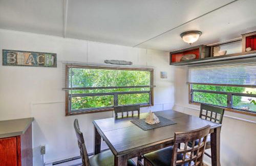 Coastal PNW Gem with Hot Tub - Walk to Beach! - Foto 3