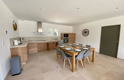 Villa 120m2 accès PMR piscine chauffée et jacuzzi - Foto 9