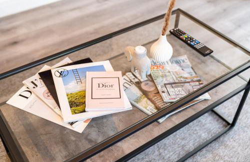 Stylish Apartment - 2 Bedrooms - Balcony - Parking - Netflix - Wifi - 7MC - Foto 11