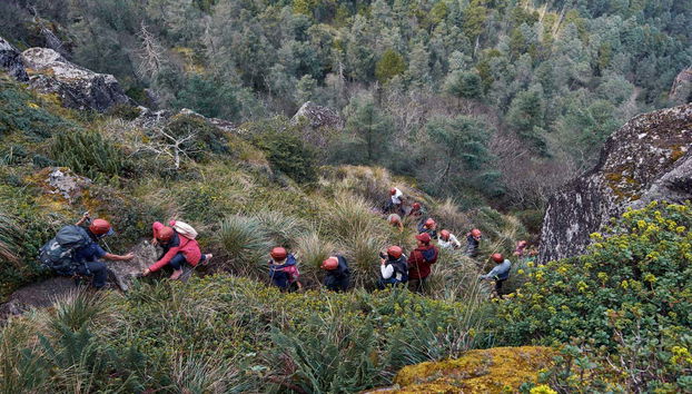 Disfrutando de la ruta de senderismo por la Peña del Rey