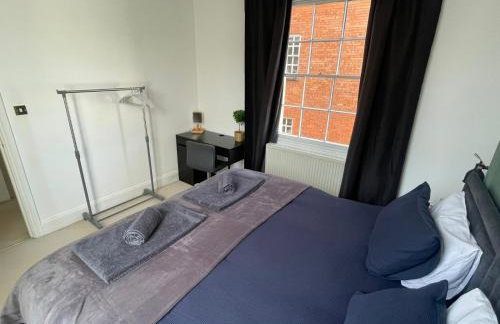 Stylish Townhouse in Leamington with parking - Foto 9