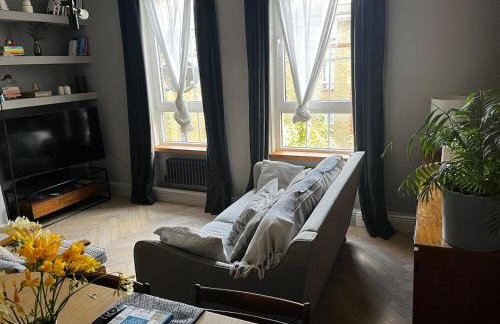 Two Bedroom Riverside Apartment in Rotherhithe Village - Foto 2