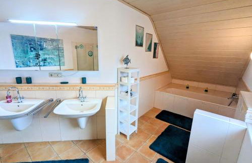 Große Schönheit mit Panoramablick - Foto 10