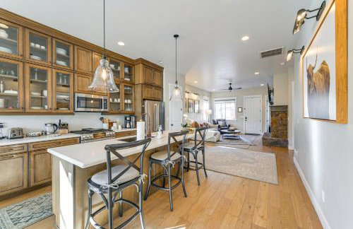 Hot Tub and Fire Pit Modern Flagstaff Home - Foto 5