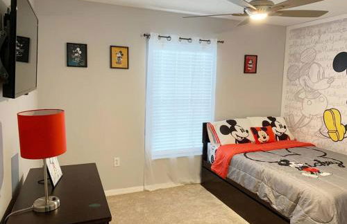 Minutes to Disney! Spacious Home w/ Private Pool, Themed Rooms! - Foto 14