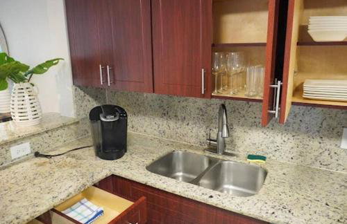 Comforts of Home in Updated Condo by the Beach - Foto 6