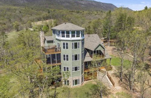 Riverbend Lodge Spacious Riverfront Home with Hot Tub Pool & Mountain view - Foto 1