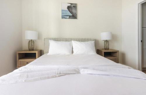 Landing Stylish 2BD Gym Clubhouse - Photo 5