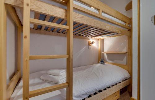 Appartement chaleureux avec balcon et parking privé - FR-1-690-26 - Foto 8