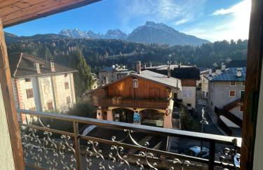 Family House - Photo 1