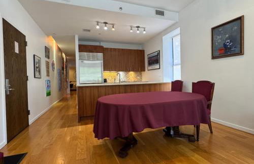 Large and Luxurious in Strivers Row - Photo 9