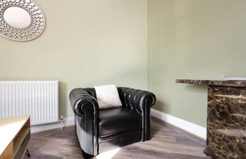 Modern Comfort 4 Bedrooms and Great Location - Foto 45