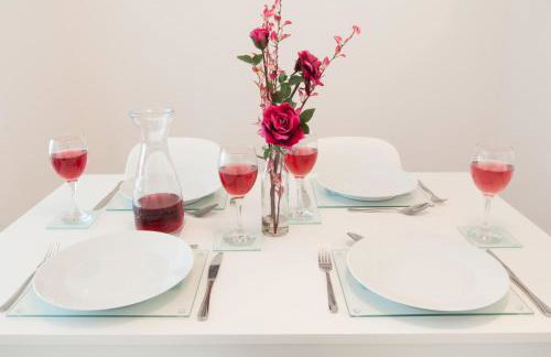 The Wellington - Stylish 3-Bedroom House, Sleeps 8, Ideal for Professionals - Photo 23
