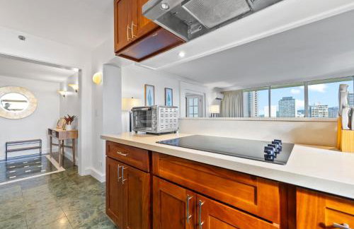 Honu Hale Penthouse 2 BDR Ocean View Waikiki - Photo 28