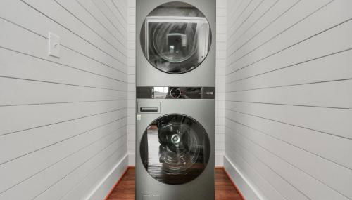 HGTV-Featured Beach Home- Walk to Beach- Sleeps 12 - Foto 3