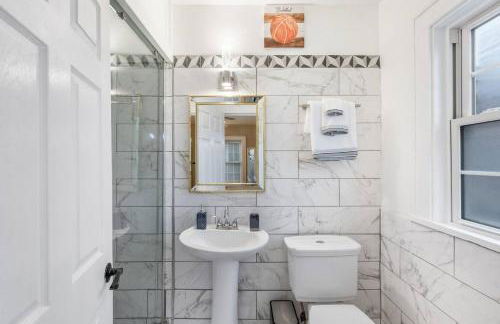 Spacious 5BR Midtown - Near Zoo and Liberty Bowl - Photo 3