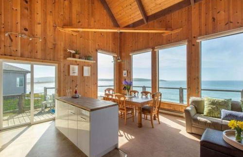 Breaking Waves! On the Bluff! AMAZING VIEWS!! BBQ! Fast WiFi! Walk to Beach!!! - Foto 10