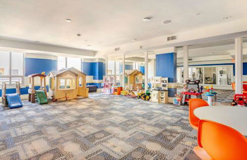 Downtown Silver Spring 2BR Skyline Balcony Suite Walkable to DC Metro LuxePad - Foto 17