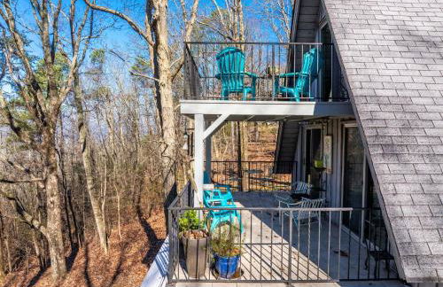 A-Frame with VIEWS - Walk to Downtown and Park - Pets OK - Foto 25