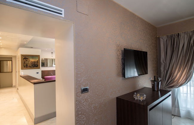 Locanda Leon Bianco on the Grand Canal - Photo 12