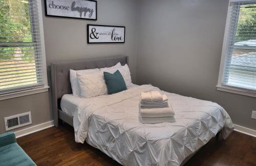 Rare Find! Private Heated Pool & Spa - Entire Home Near ATL City Center - Foto 7