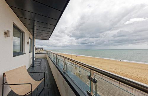 Gorgeous 2 Bed Apartment with Stunning Sea Views with Free Parking and Fast Internet - Foto 18
