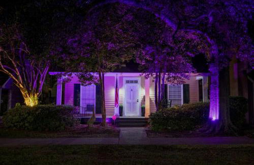 Colorful Baton Rouge Home Deck, Grill and Fire Pit - Foto 26