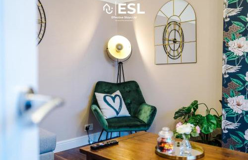 Open Plan - 3 Bedroom House - Garden and Outdoor Seating - Driveway Parking - Short Drive to City Centre - Foto 7