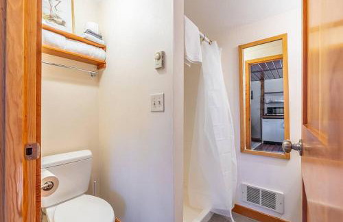 Charming two-level retreat in Capitol Hill - Foxglove Inn - Foto 11