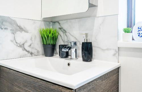 Free parking, Private Garden and Netflix, Charming Elegant 2 bedroom House Nottingham - Photo 42