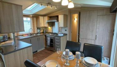 Millfields Holiday Park - Diamond Deluxe - Coastal Caravan Breaks - Foto 5