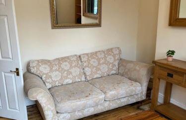 Large Traditional, Sleeps 8, 2 baths, Train, Tram, Pubs, Hucknall - Foto 5
