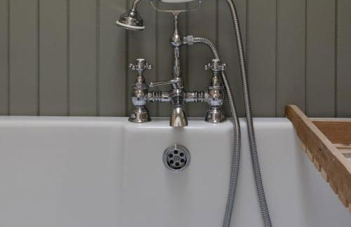 Brachkashie Cottage, Loch Knockie - Photo 23