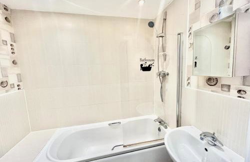 Mannys Apartment - Nice & Cozy 4Bed Flagship Lodge - Photo 60