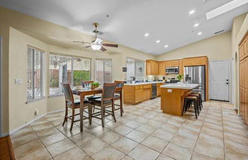 Explore Ramonas Vineyards Tranquil Home with Yard - Foto 9