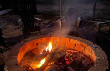 Colorado river access, game room & swimming pool - Photo 8