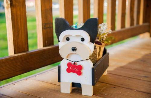 Rustic Chic Alabama Cabin w Loft Fire Pit Pet Friendly Fenced Yard Lake Guntersville - Coco Chateau - Foto 6