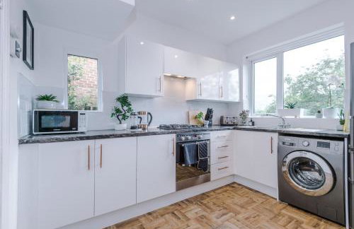 The Mayoress - Durham - Photo 8