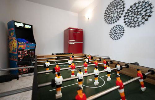 Cascadia Family Mansion, Hot Tub, Game Room, Gym! - Foto 19