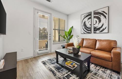 Luxury & Vibrant stay in Frisco with pool & gym - Foto 21