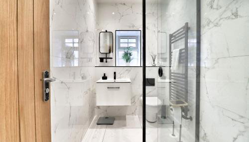 Hudson Apartment - 2 bedroom, Oakham Centre by Belmont Places - Foto 5, Shower