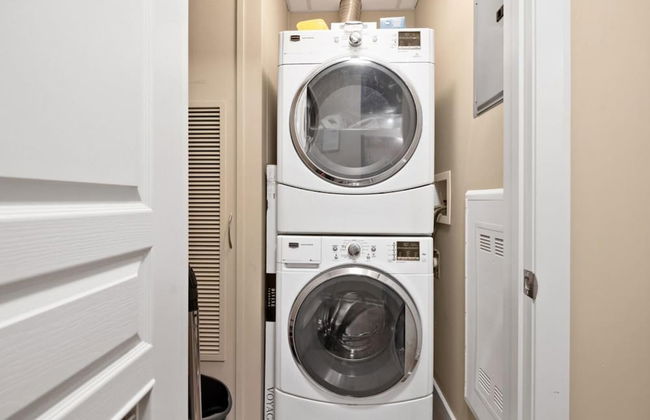 Modern DT Condo Balcony Parking Gym Hot Tub - Foto 51